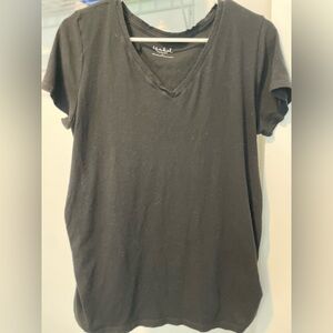 Maternity v-neck tshirt. Size L.